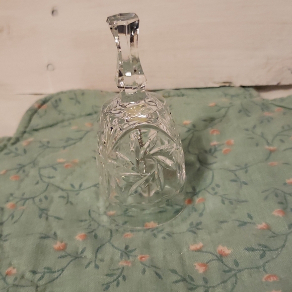 Vintage Crystal Bell 🔔 - Picture 3 of 5